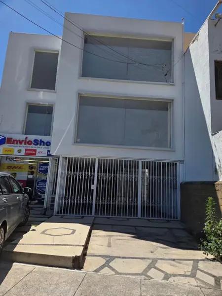 CASA IDEAL OFICINAS, CLINICA, POR LA GLORIETA CHAPALITA