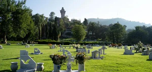 SE VENDE Lote funerario en Jardines del Recuerdo, Tlalnepantla (Edo. de México).