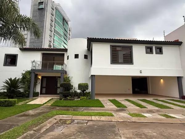 Casa en venta en Fracc. Puerta Paraíso, Angelópolis, San Andrés Cholula