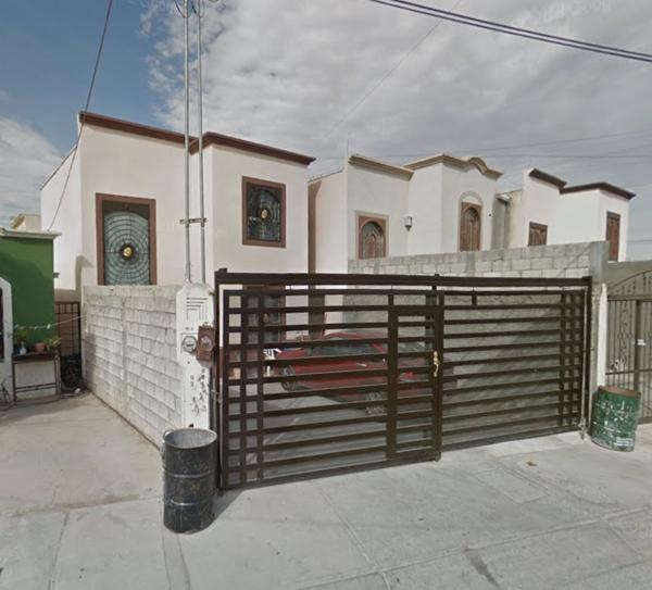 Casa en venta en Rinconada de las Torres IV, Juárez, ubicación estratégica