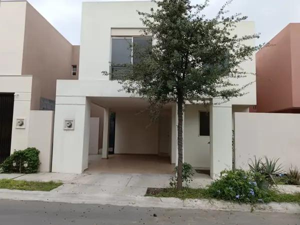 Casa en Venta en Mitras Poniente, García - Oportunidad de Remate Hipotecario MM8011