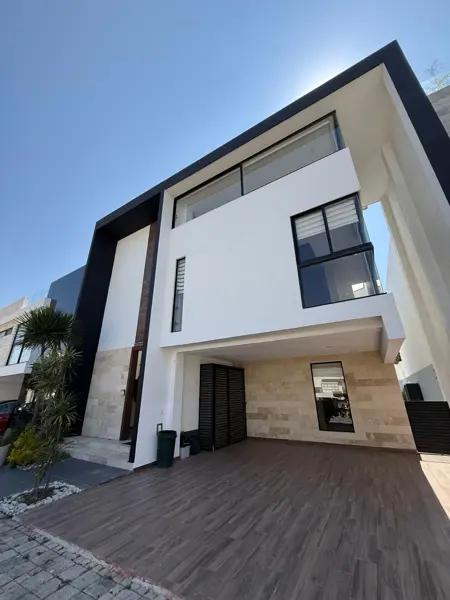 CASA EN RENTA O VENTA EN LOMAS DE ANGELOPOLIS III, PARQUE MICHOACÁN, PUEBLA