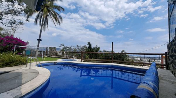 HERMOSA CASA SOLA CON TERRAZA, CANCHA DE TENIS, ALBERCA JACUZZI, 5 RECAMARAS, VISTA PANORAMICA. HERMOSA CASA SOLA CON TERRAZA, CANCHA DE TENIS, ALBERCA JACUZZI, 5 RECAMARAS, VISTA PANORAMICA.