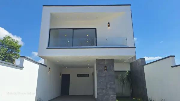 EN VENTA CON 3 RECAMARAS AMPLIA CERCA DE PLAZAS FORTIN