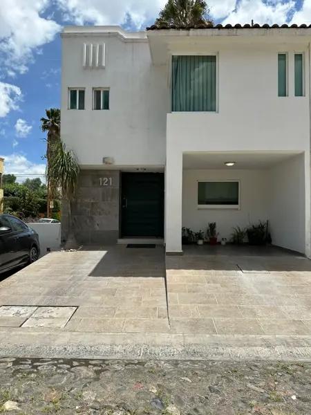Hermosa casa en Venta a unos pasos de plaza mayor (bosques del Campestre) Hermosa casa en Venta a unos pasos de plaza mayor (bosques del Campestre)