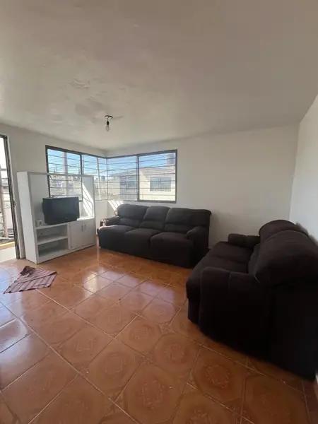 DEPARTAMENTO SEMIAMUEBLADO PARA ROMIES/ESTUDIANTES (MUJERES) EN RENTA A SOLO 10 MIN DE C.U. TOLUCA