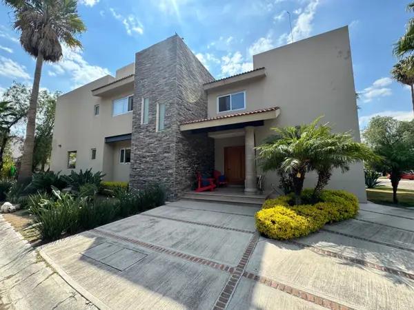 Exclusiva Residencia en Renta | Balvanera Polo & Country Club | Lujo y Naturaleza