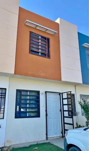 VENDO CASA VALLE ALTO VERDE. 2 NIVELES 2 REC. 2 BAÑO