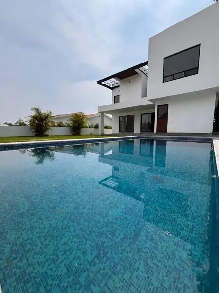 Casa en venta en Lomas de Cocoyoc con acabados de lujo Casa en venta en Lomas de Cocoyoc con acabados de lujo
