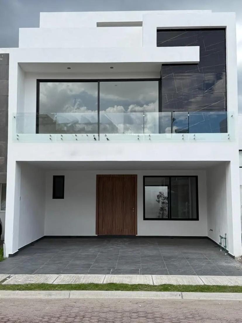 Foto 0 de Casa en Venta en La Antigua Cementera, Puebla - Amplia y Moderna | Id nn-gxi121