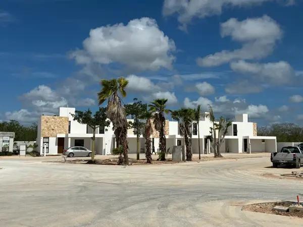 CASA EN VENTA EN MERIDA, 1 PISO PRIVADA EN ZONA CONKAL CON CASA CLUB CASA EN VENTA EN MERIDA, 1 PISO PRIVADA EN ZONA CONKAL CON CASA CLUB
