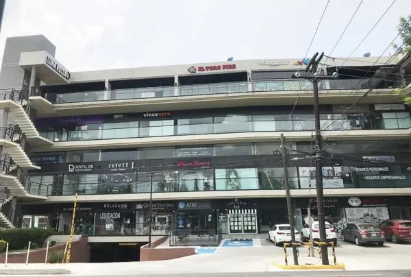 LOCAL EN VENTA EN PLAZA COMERCIAL ZONA MONTERREY SUR