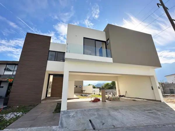 CASA EN VENTA LA JOYA RESIDENCIAL ZONA CARRETERA NACIONAL MONTERREY