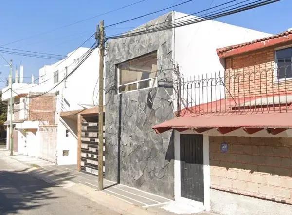 CASA EN VENTA A PRECIO DE REMATE UBICADA EN LAS TORRES, TOLUCA DE LERDO. CASA EN VENTA A PRECIO DE REMATE UBICADA EN LAS TORRES, TOLUCA DE LERDO.