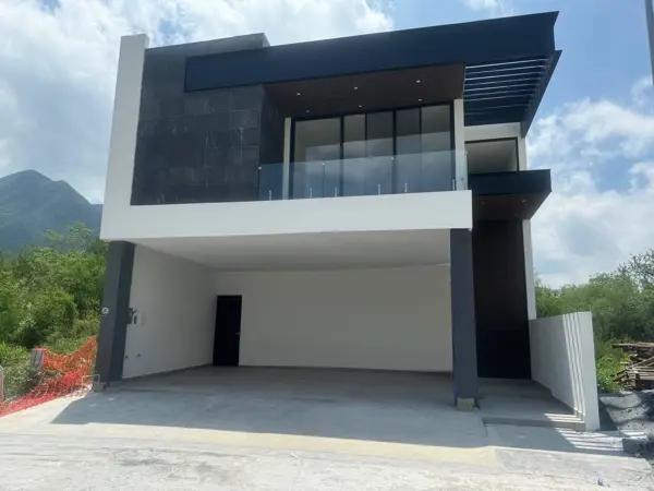 CASA EN VENTA FRACCIONAMIENTO AYSSO ZONA CARRETERA NACIONAL SANTIAGO CASA EN VENTA FRACCIONAMIENTO AYSSO ZONA CARRETERA NACIONAL SANTIAGO