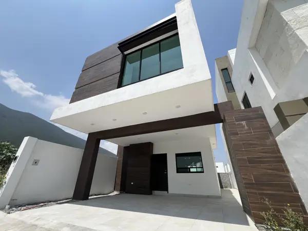 CASA EN VENTA EN LA ZONA DE DOMINIO CUMBRES GARCÍA