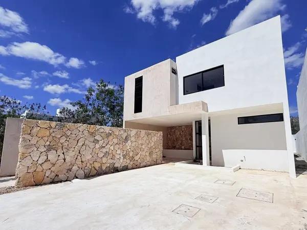CASA EN VENTA EN MERIDA, PRIVADA CON AMENIDADES AL NORTE DE LA CIUDAD CASA EN VENTA EN MERIDA, PRIVADA CON AMENIDADES AL NORTE DE LA CIUDAD