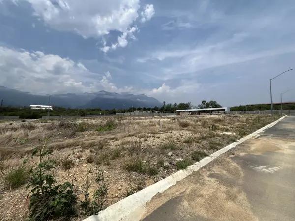 TERRENO RESIDENCIAL EN VENTA ZONA CARRETERA NACIONAL SANTIAGO