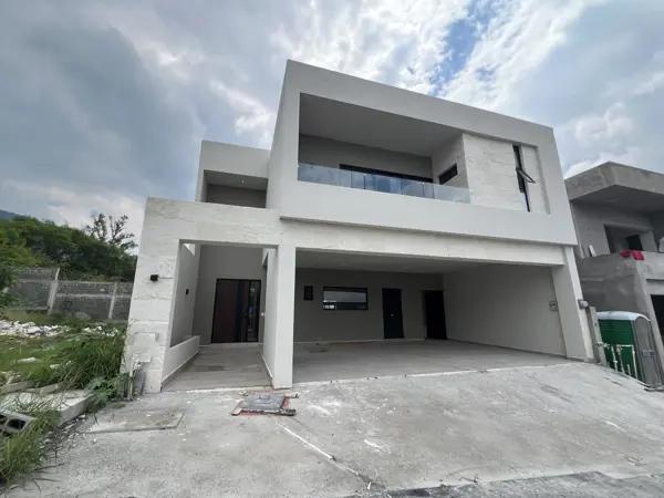 CASA EN VENTA PEDREGAL DE LA MONTAÑA ZONA CARRETERA NACIONAL MONTERREY CASA EN VENTA PEDREGAL DE LA MONTAÑA ZONA CARRETERA NACIONAL MONTERREY