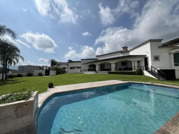 CASA EN VENTA BOSQUES DE VALLE ALTO ZONA CARRETERA NACIONAL MONTERREY CASA EN VENTA BOSQUES DE VALLE ALTO ZONA CARRETERA NACIONAL MONTERREY