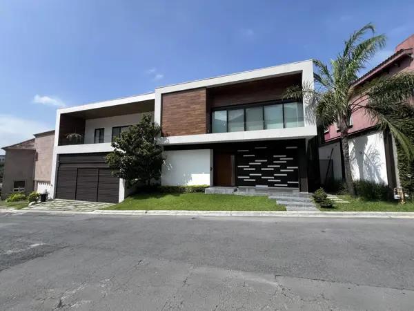 CASA EN VENTA CLUB DE GOLF LA HERRADURA ZONA CARRETERA NACIONAL MONTERREY