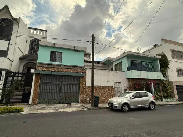 CASA EN VENTA COLONIA VISTA HERMOSA ZONA MONTERREY