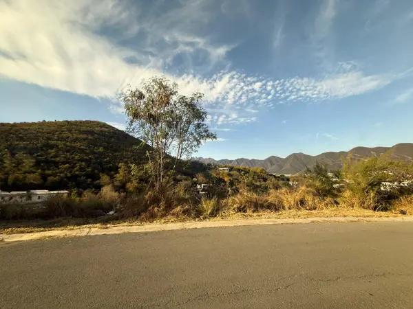 TERRENO DESCENDENTE EN VENTA COLONIA CAROLCO ZONA CARRETERA NACIONAL MONTERREY