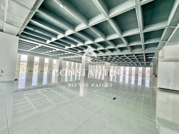 BODEGA COMERCIAL EN RENTA