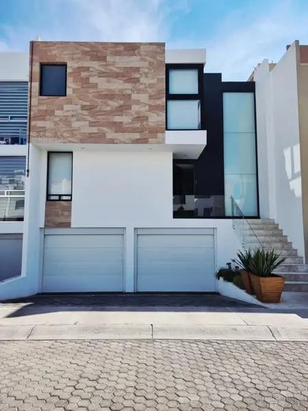 CASA EN VENTA EN ZONA PLATEADA