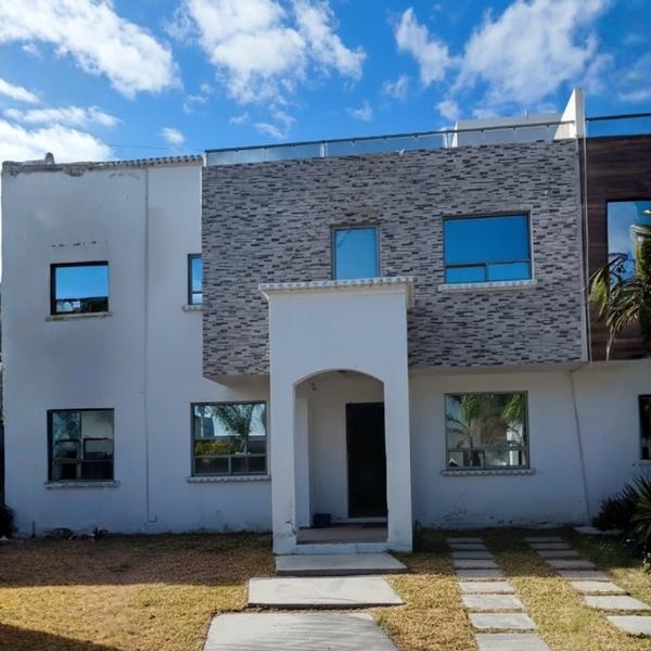 CASA EN VENTA CON ROOF GARDEN