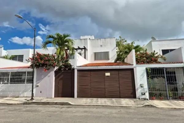 CASA EN VENTA BOSQUE REAL PLAYA DEL CARMEN CO