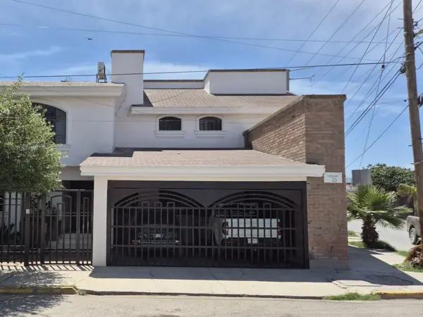 Casa en Venta en El Campestre, Gómez Palacio, Durango - Amplia Propiedad Residencial