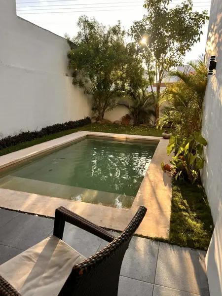 Casa en Renta en Privada en Cholul con Alberca y Paneles Solares