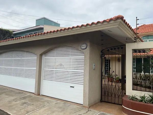 Casa en Venta en Costa de Oro, Boca del Río - Amplia Residencia Familiar con 7 Recámaras