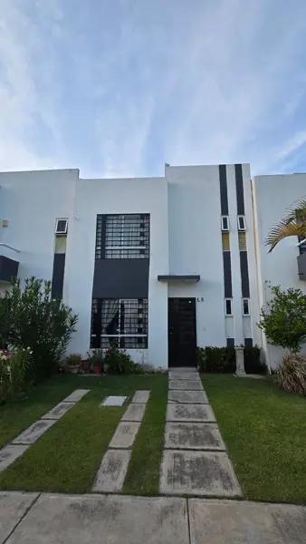 Casa en Renta en Altavela, Bahía de Banderas: Moderna y Accesible