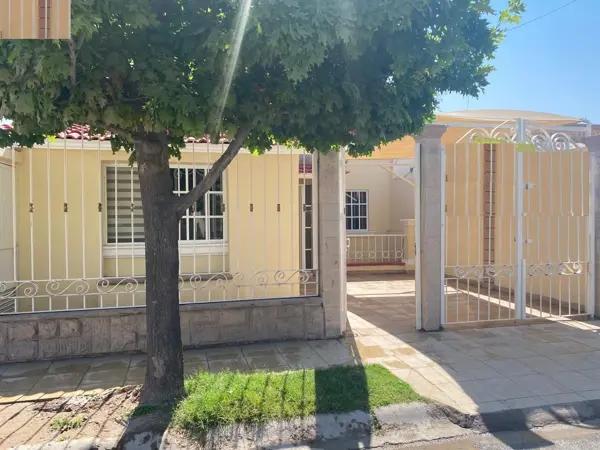 CASA EN VENTA EN VILLAS DE LA IBERO DE TORREÓN COAH.