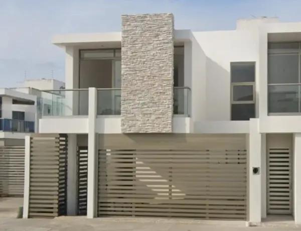 Casa De Adjudicación Bancaria En Venta Ubicada En Cubika, Las Vegas Ii, Boca Del Rio, Veracruz. Cmr
