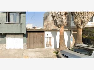 Casa en venta en Juarez Pantitlan, Nezahualcóyotl, México