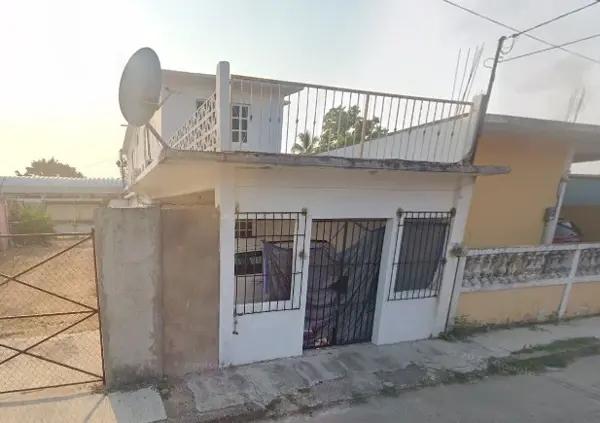 Se Vende Casa de Recuperación Bancaria en .  Serapio Rendon, col. Cuauhtémoc, Minatitlán Veracruz.