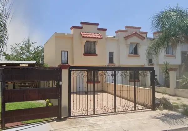 Se vende Casa de Recuperación Bancaria en C. Rio Colorado, Coyula, 45410 Tonalá, Jalisco