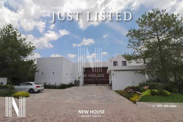 Residencia de una Planta en El Bosque Country Club con Alberca y Cine