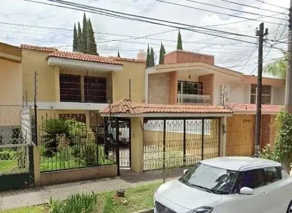 Casa en Venta en Bosques De La Victoria, Guadalajara, Jalisco