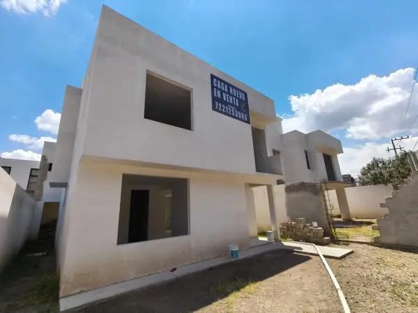 Casa en Venta en Calzada De Los Corredores, Cacalomacán Casa en Venta en Calzada De Los Corredores, Cacalomacán