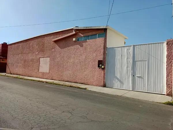 Venta de Salón de Fiestas en Excelente Ubicación cerca del Tren Interurbano, Toluca
