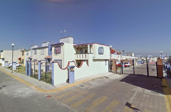 CASA EN VENTA EN HDA DE LA AZALEA MZ XIII LT 102, SAUCES V, TOLUCA EDOMEX. NO CREDITOS CASA EN VENTA EN HDA DE LA AZALEA MZ XIII LT 102, SAUCES V, TOLUCA EDOMEX. NO CREDITOS
