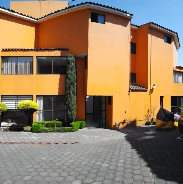 Casa en Venta en Cuajimalpa: Ubicación Estratégica y Espacios Amplios Casa en Venta en Cuajimalpa: Ubicación Estratégica y Espacios Amplios
