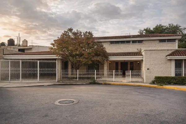 Casa en Renta en Saltillo | Espaciosa Propiedad cerca del Sanborns de Echeverría Casa en Renta en Saltillo | Espaciosa Propiedad cerca del Sanborns de Echeverría
