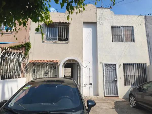 Casa Independiente en Venta en Haciendas Del Valle, Zapopan: Oportunidad de Compra