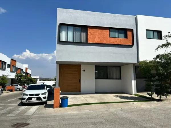 Casa en esquina en venta en Sotavento Residencial Zona Valdepeñas Casa en esquina en venta en Sotavento Residencial Zona Valdepeñas
