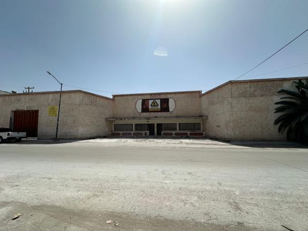Bodega Industrial con Oficinas única en el Blvd. Mieleras.